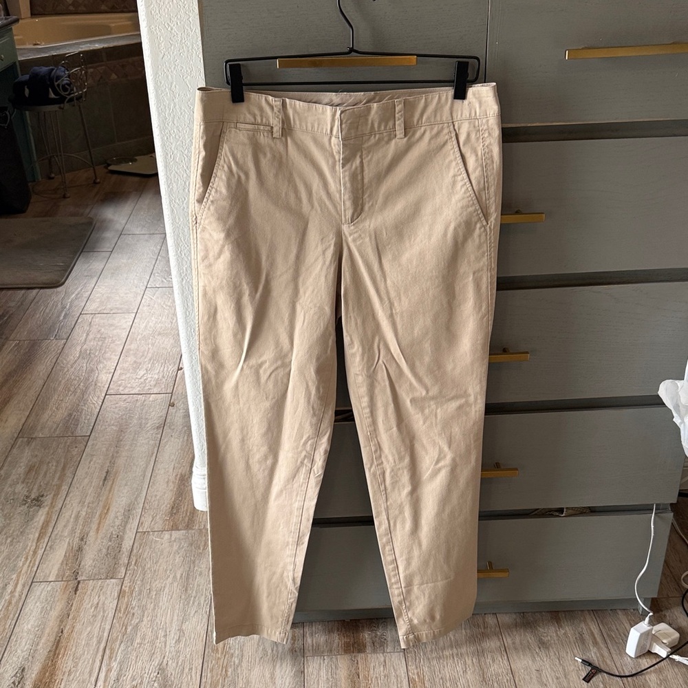Vince Women's Tan Chinos